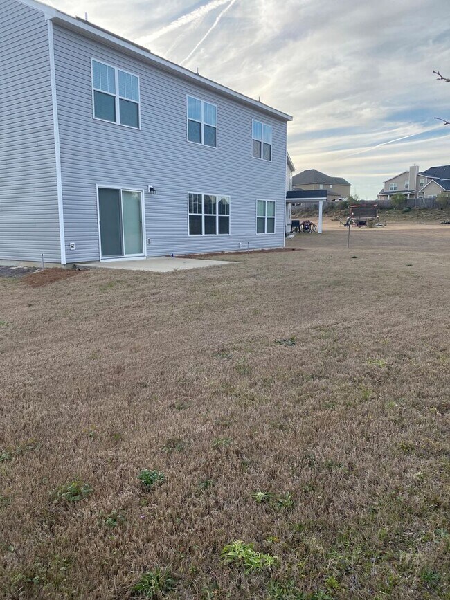 Building Photo - Spacious 5-Bedroom Home with Open Foyer - Move-In Ready! **Close to Fort Gordon, Hospitals, and I...