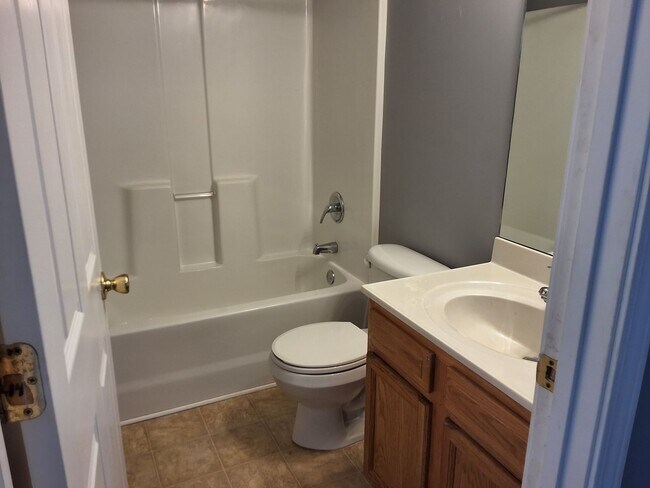 Building Photo - 101 Naples Ct