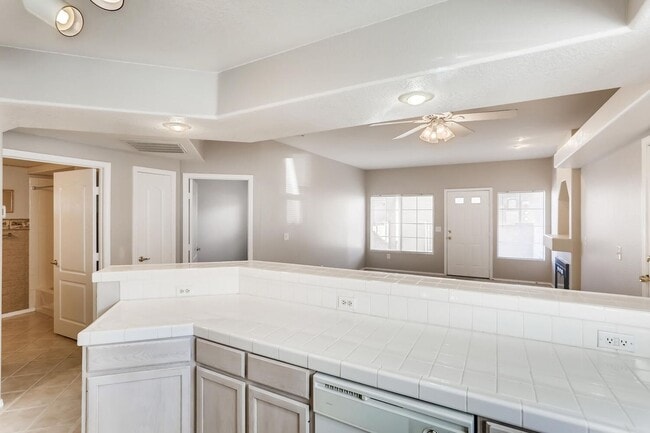 Building Photo - Northwest 1st Floor Condo in a Gated Community