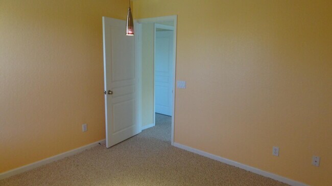 Building Photo - 5404 Sunseeker Blvd