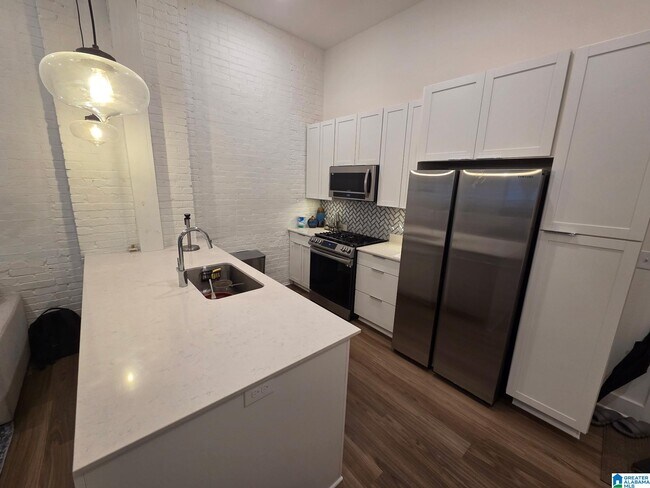 Building Photo - 1329 4th Ave S