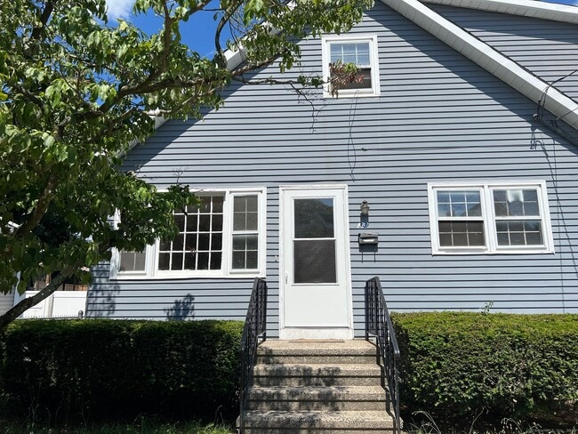 Primary Photo - 33 Admiral St