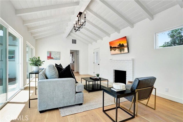 Building Photo - 6438 Lindley Ave