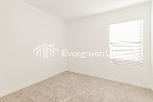 Building Photo - 2012 Sulky Ln