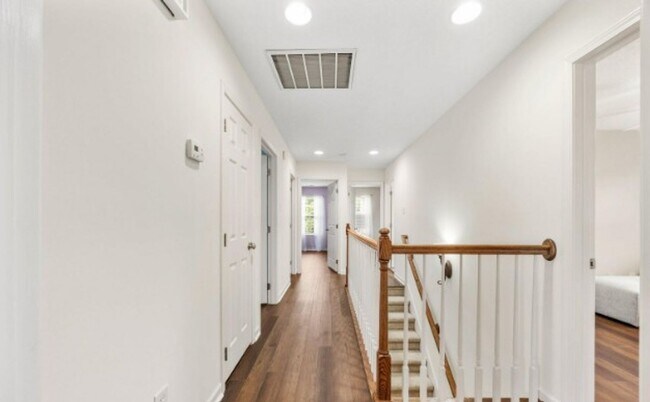 Building Photo - Knoxville 37934 - 4 bedroom 2 bath - call ...