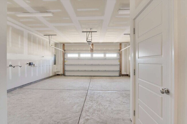 Building Photo - Spacious 4-Bedroom Townhome in Wendell Falls
