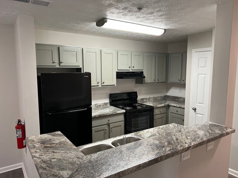 Interior Photo - Salem Chase Apartments