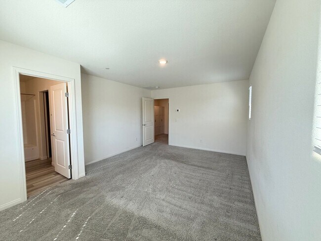 Building Photo - Modern Townhome Near Lone Mountain | Gated & Pool