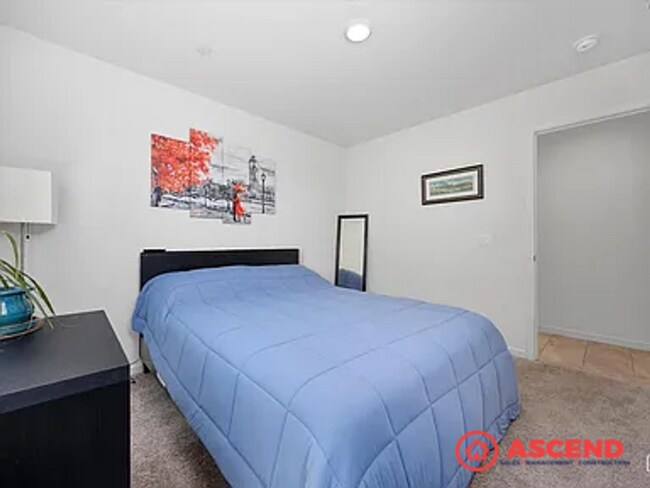 Building Photo - Stunning 4 Bedroom in Southwest Bakersfield!