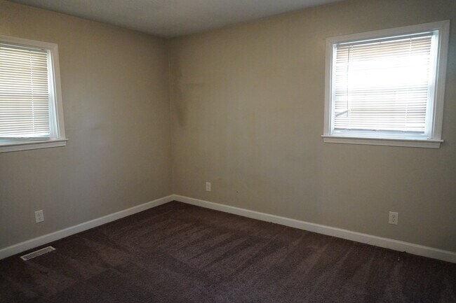 Building Photo - 6417 Ginger Cir