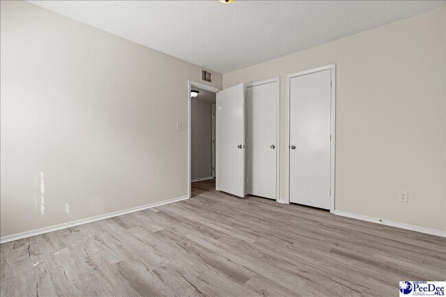 Building Photo - 319 Revell Dr