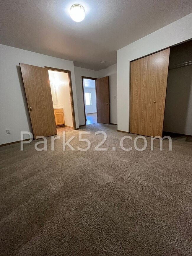 Building Photo - 2 Bedroom 2 Bathroom Upper Level Unit in Bonney Lake