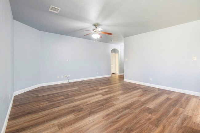 Building Photo - 1813 Rodeo Dr