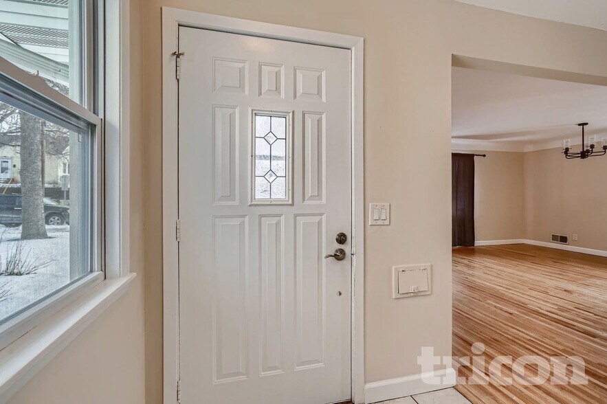 Building Photo - 4010 Monroe St NE