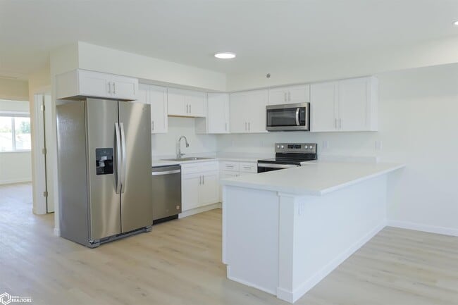 Primary Photo - 510 Layne Dr