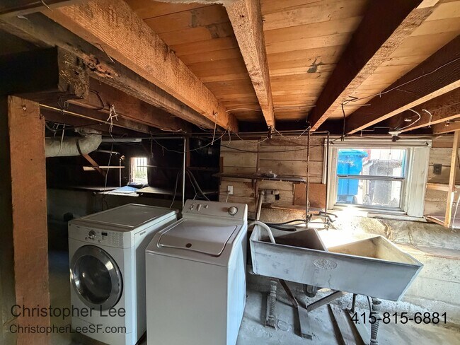 Building Photo - 327 N Delaware St