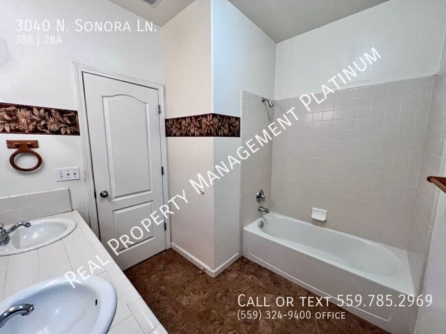 Building Photo - 3040 N Sonora Ave