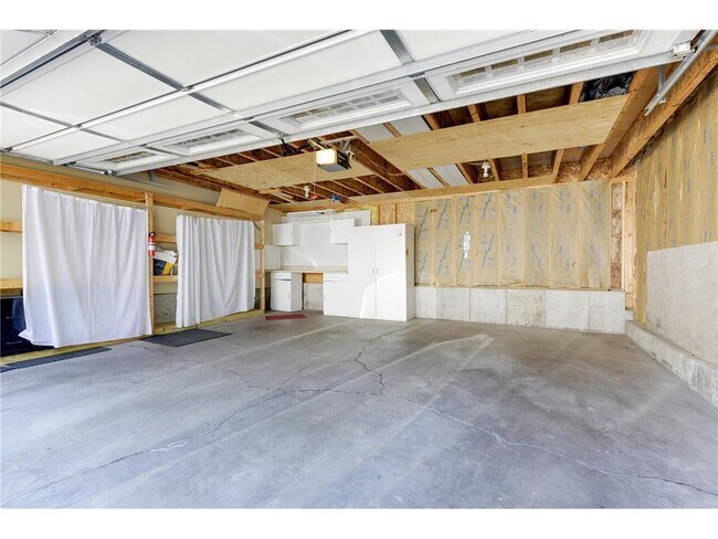 Building Photo - 2040 Como Ave