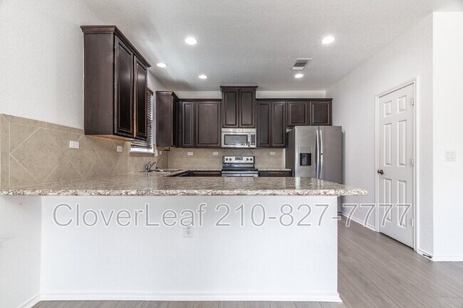 Building Photo - 7422 Bluebonnet Bay