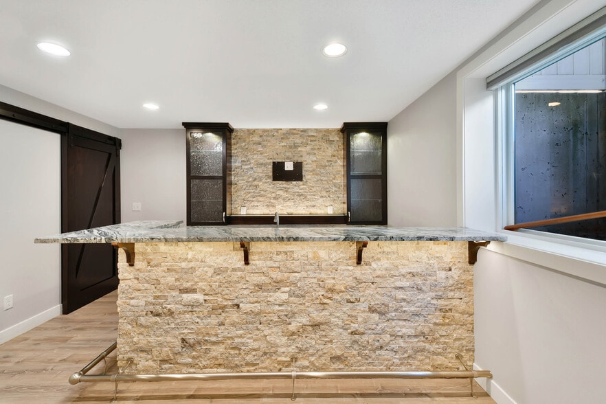 Lowe Level Wet Bar - 154 W Beaton Dr