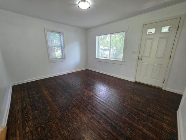 Building Photo - 1597 Koebel Rd