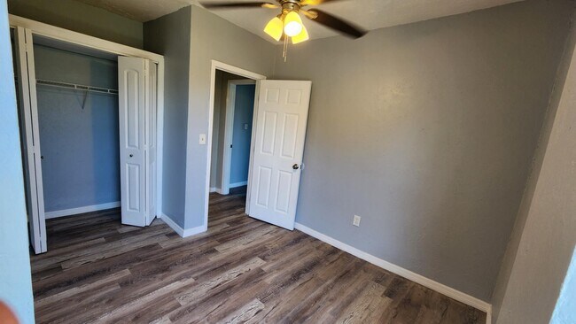 Building Photo - 453 Solona St