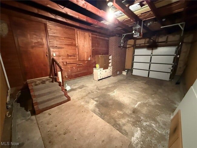 Building Photo - 230 E 21st St