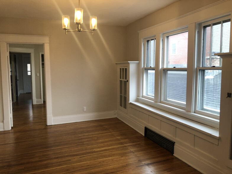 Building Photo - 188 Saranac Ave