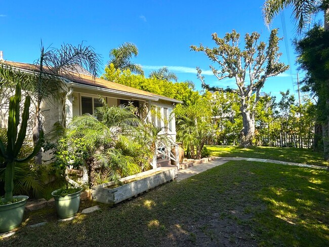 Building Photo - 6441 W 86th Pl