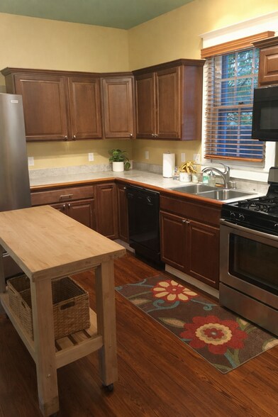 Building Photo - 4717 Laurel St