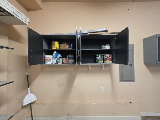 Building Photo - Spacious 4-Bedroom Home for Rent in Kings ...