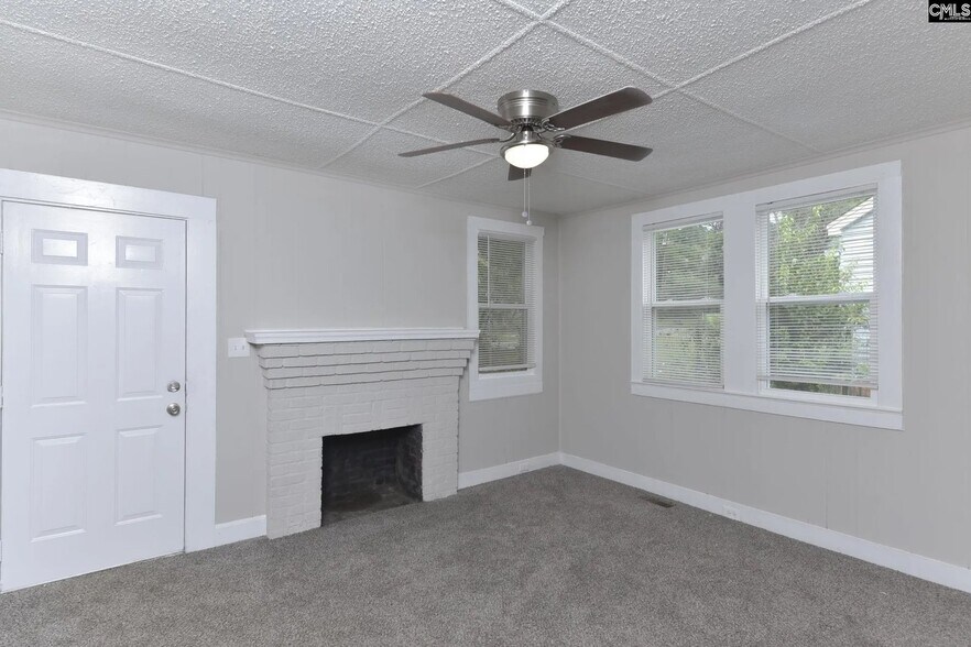 Building Photo - 6410 Simpson St