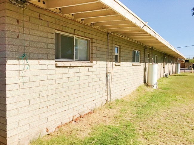Building Photo - 1019 E Tempe Dr
