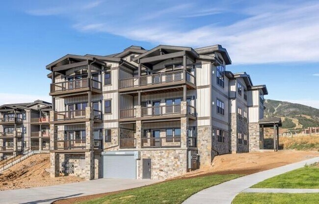 Building Photo - 1124 W Vos Cir