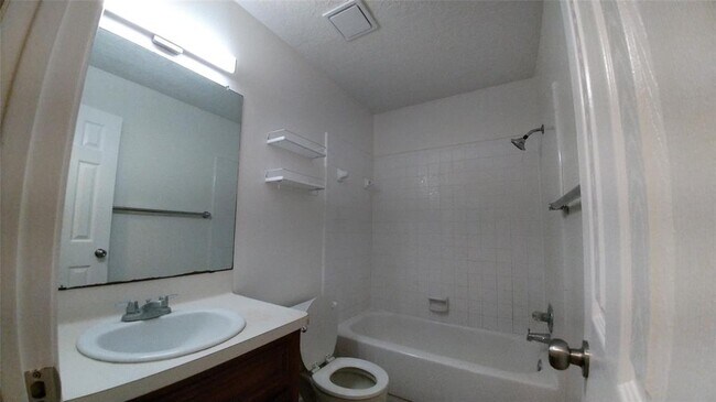 Building Photo - 3008 Manor Ln