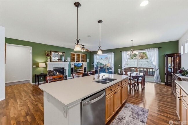 Building Photo - Spacious 2Br in Trilogy at Redmond Ridge 55+ Community