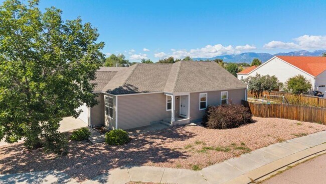 Building Photo - 8402 Snowdrop Ct