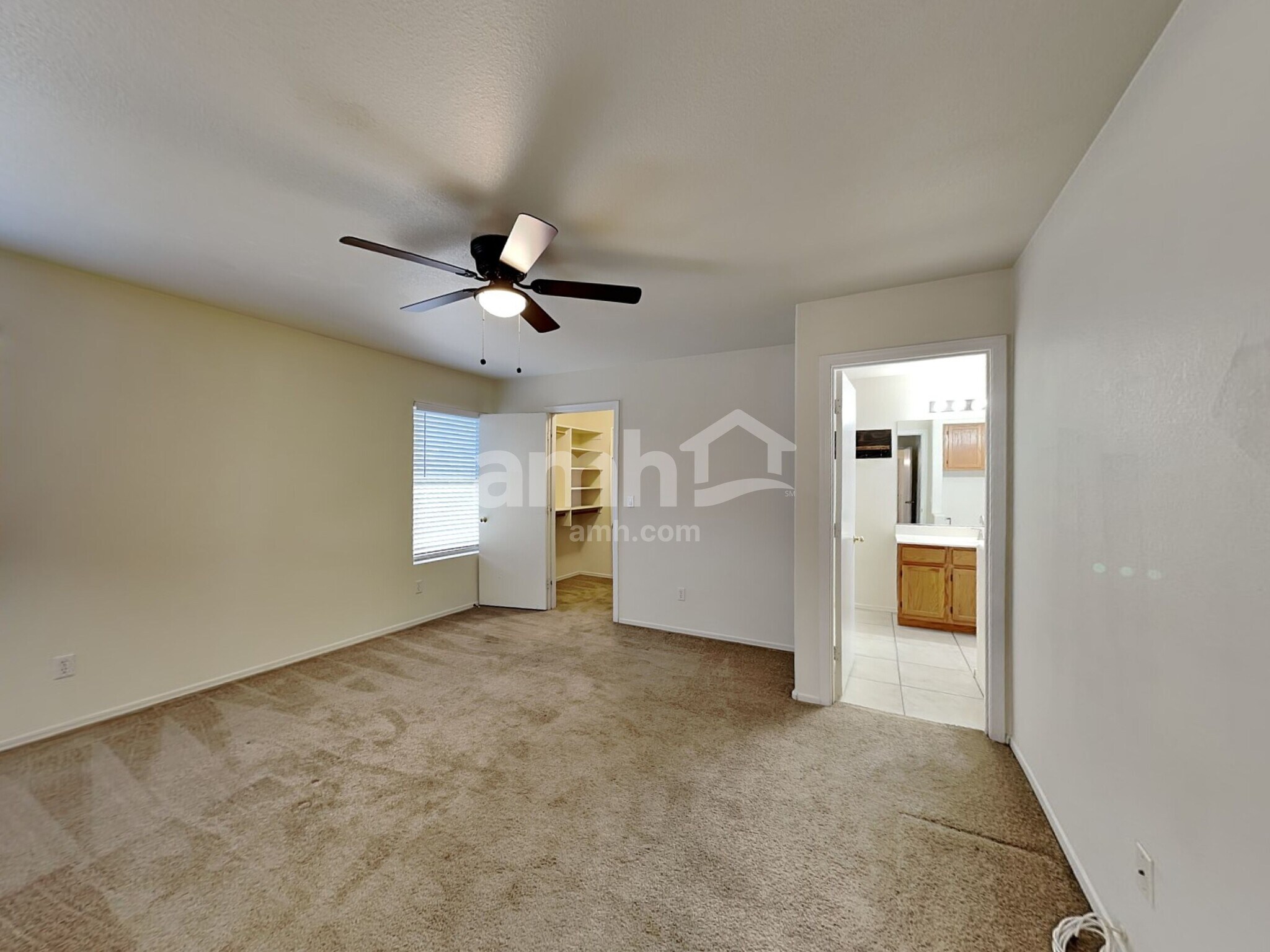 Building Photo - 1130 W Lark Dr