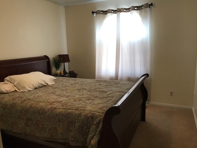 Building Photo - Spacious West Jordan 4 Bedroom!