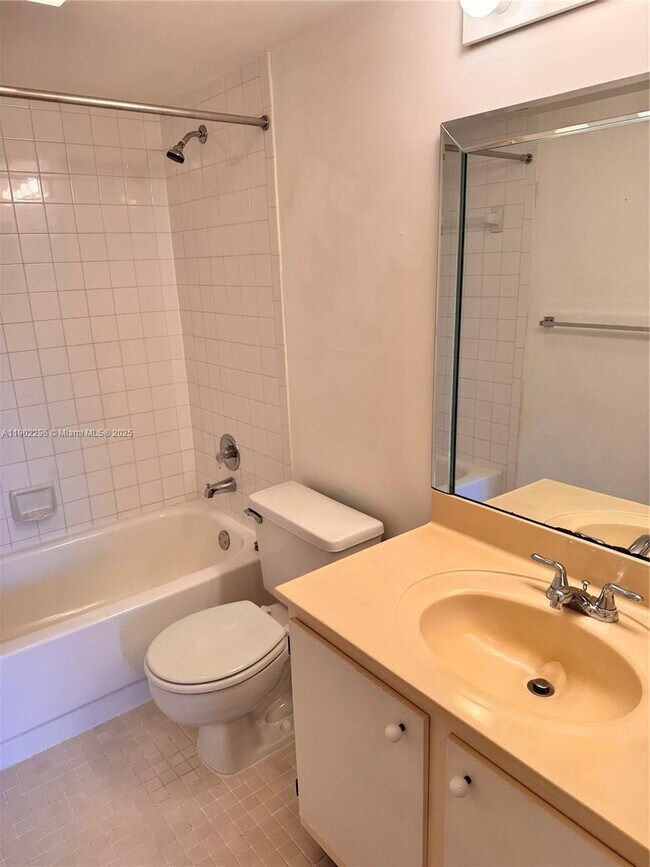 Building Photo - 1251 SW 125th Ave