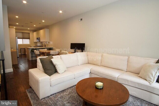 Building Photo - 1616 Cambridge St