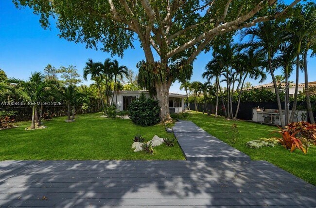 Building Photo - 540 S Shore Dr