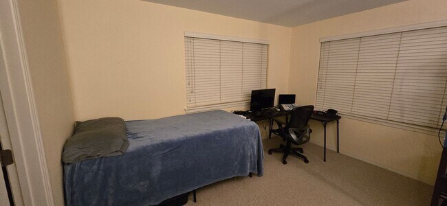 Building Photo - Great Ocean View from this Convenient North Kihei Condo- Close to the Beach