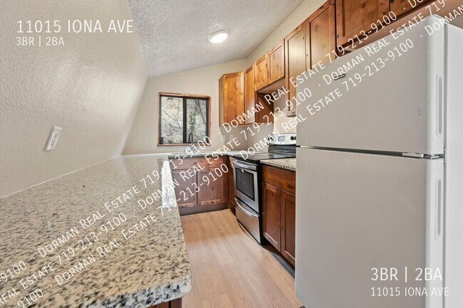 Building Photo - 11015 Iona Ave