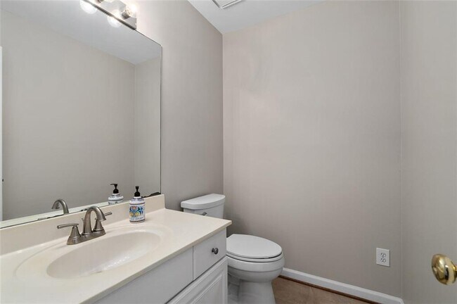 Building Photo - 5407 Oxford Chase Way