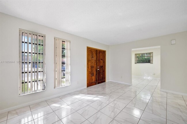 Building Photo - 1413 SW 19th St