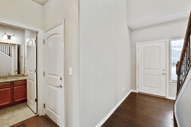 Building Photo - 1520 Cirque Valley Ln