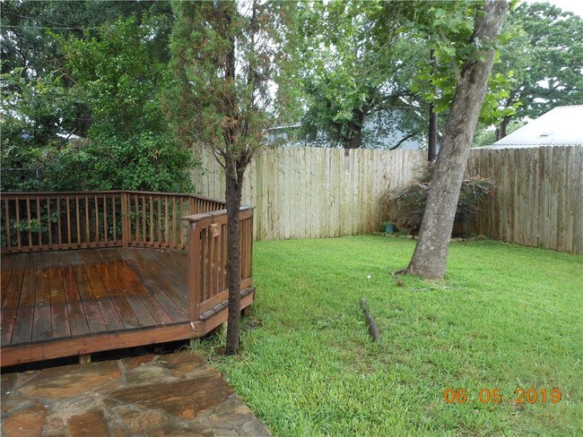 Building Photo - 1710 Foxfire Dr