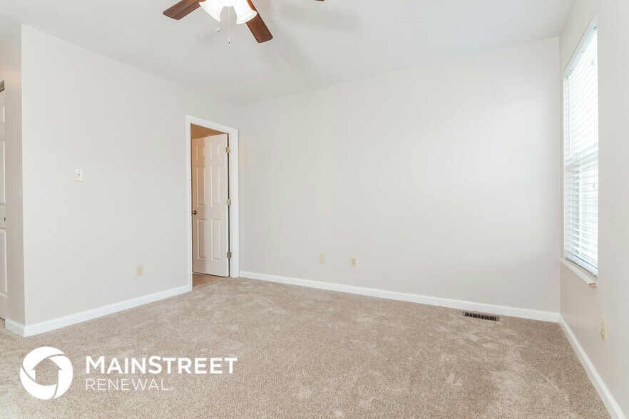 Building Photo - 1201 Garden Village Dr