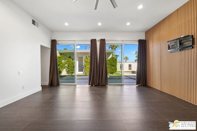 Building Photo - 73552 Feather Trail